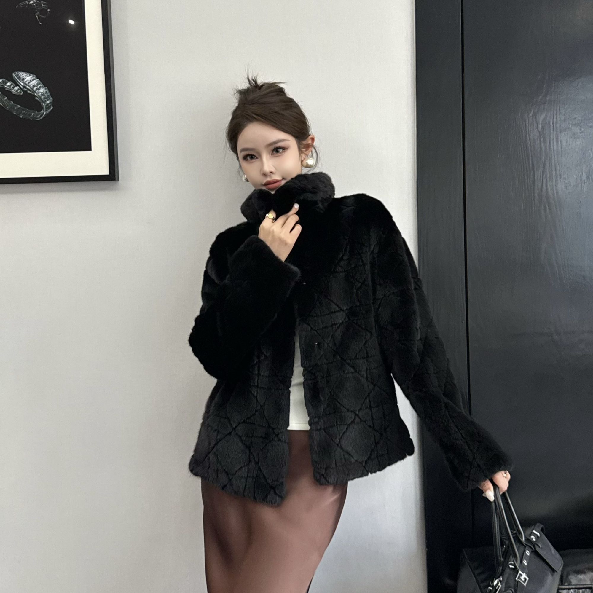 【慕谷莎】2025年新款翻领剪花工艺大牌风高定版水貂外套JK25125