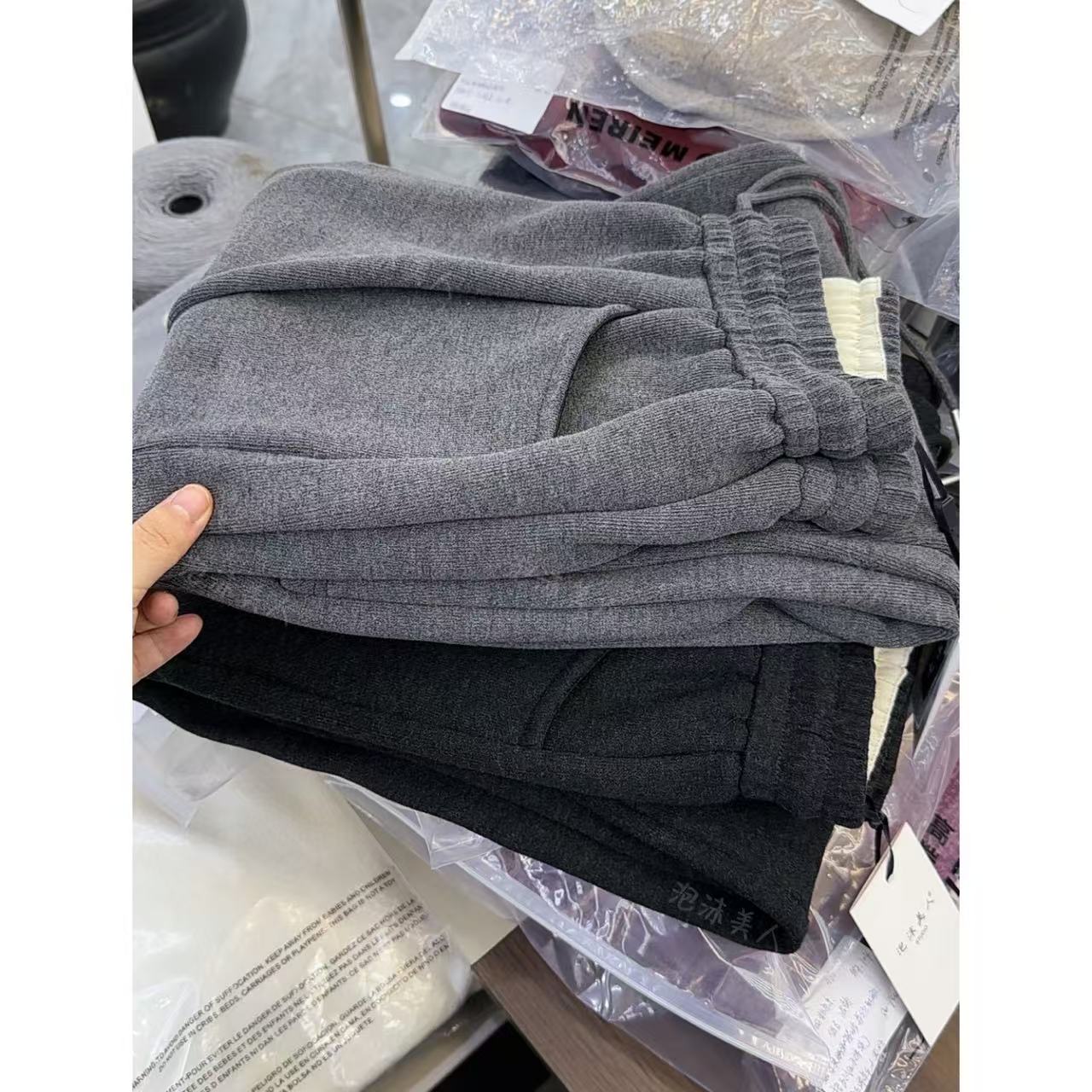 奶芙雪地裤」版型巨好！冬季高腰显瘦加绒弯刀裤女休闲垂感阔腿裤