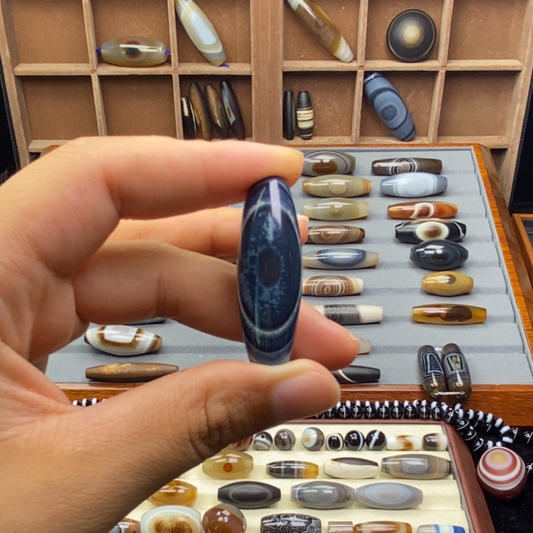 腾***雾玛瑙/玉髓颈饰未镶嵌