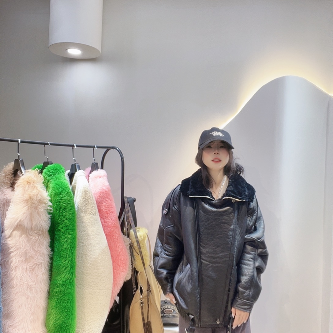 真皮皮毛一体外套黑色