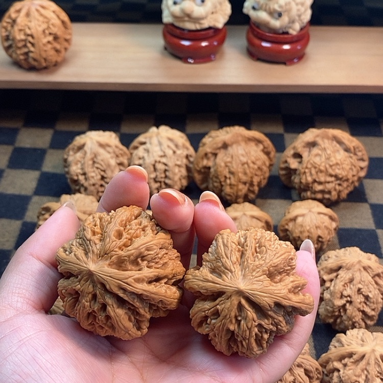 【闪购商品】桃核把件辉*45粗筋。       