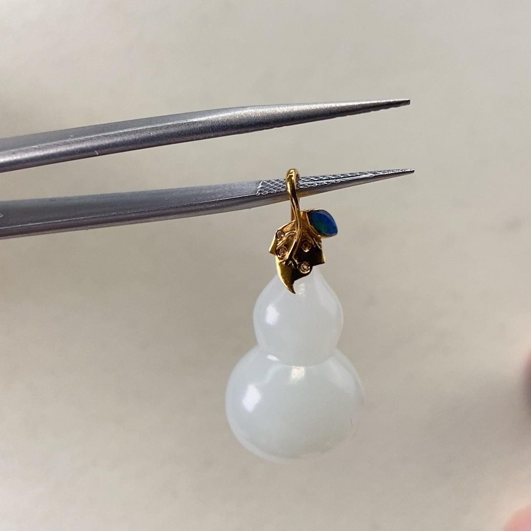 和田玉（白玉）颈饰18K金镶嵌葫芦