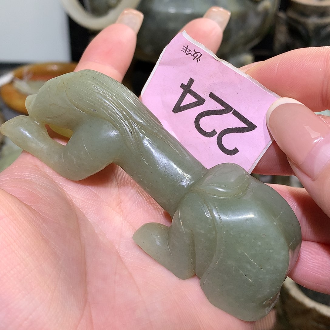 颈饰未镶嵌和田玉信**名