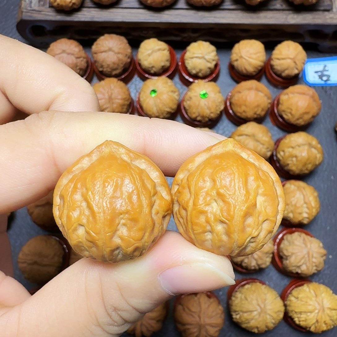 *****把件文玩核桃25尺白月光