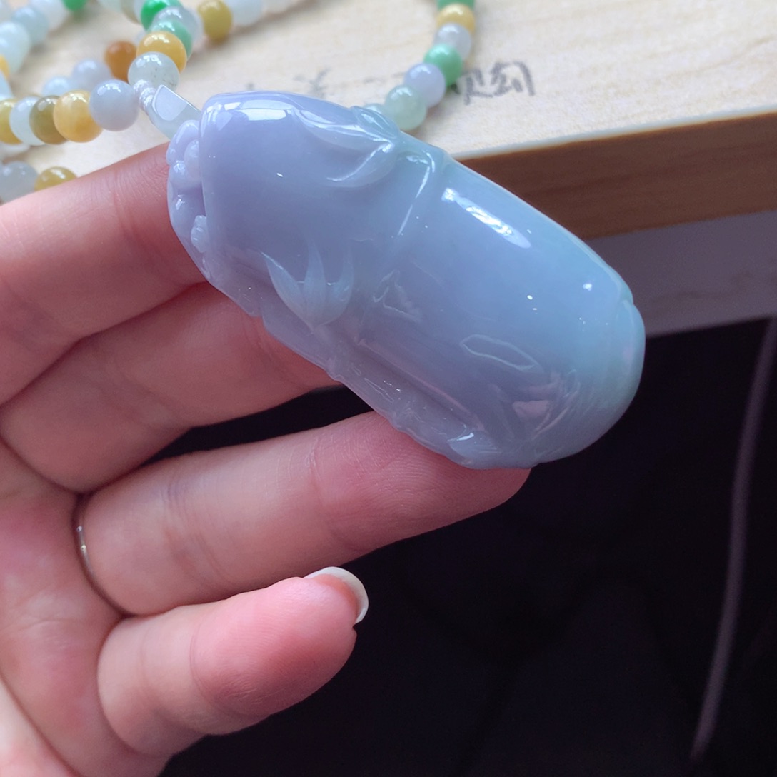 翡翠颈饰未镶嵌吊坠