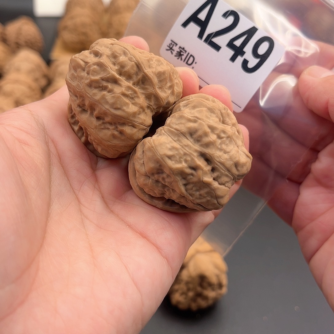 桃核把件荣*蛙蛙福利41