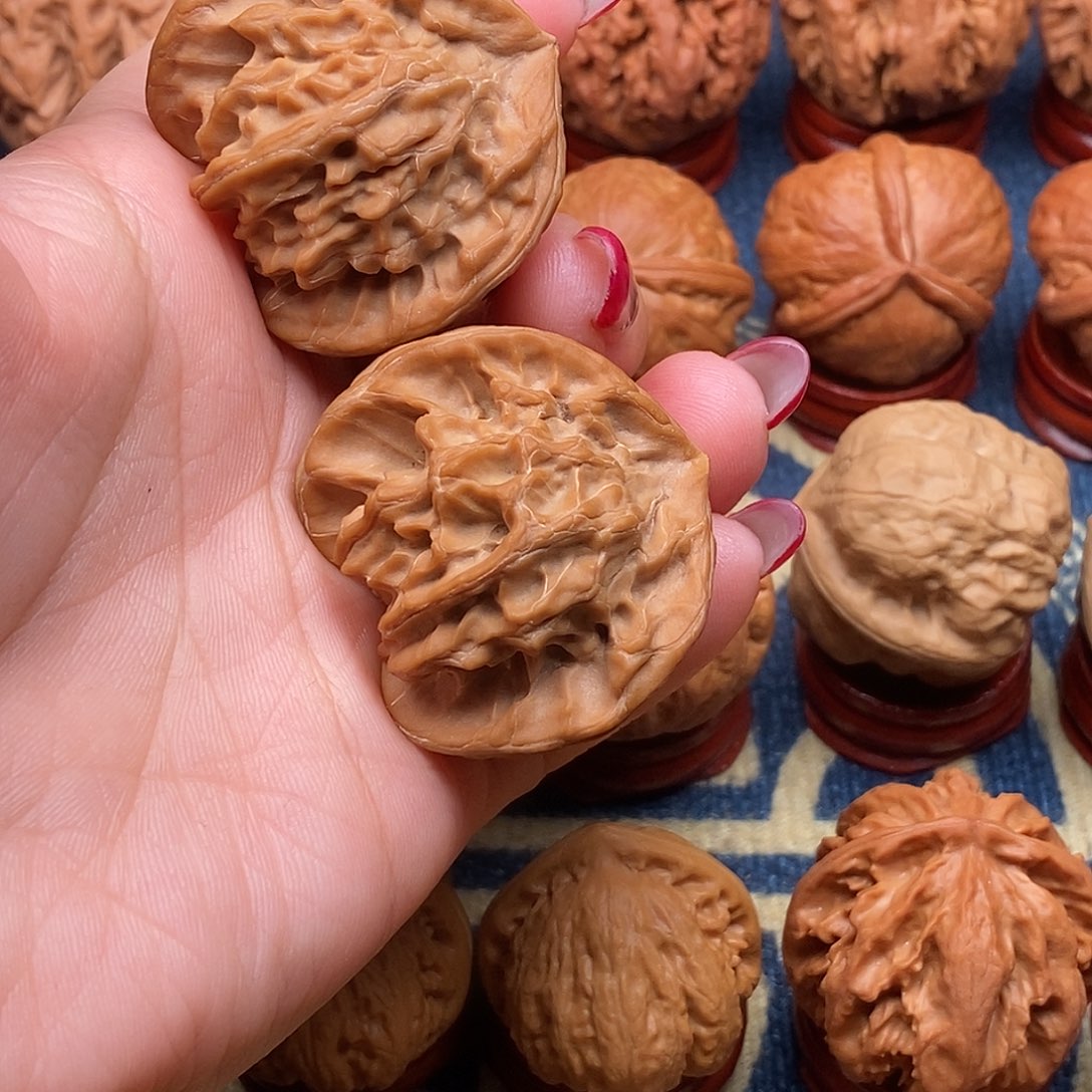 把件文玩核桃?**_精品三棱