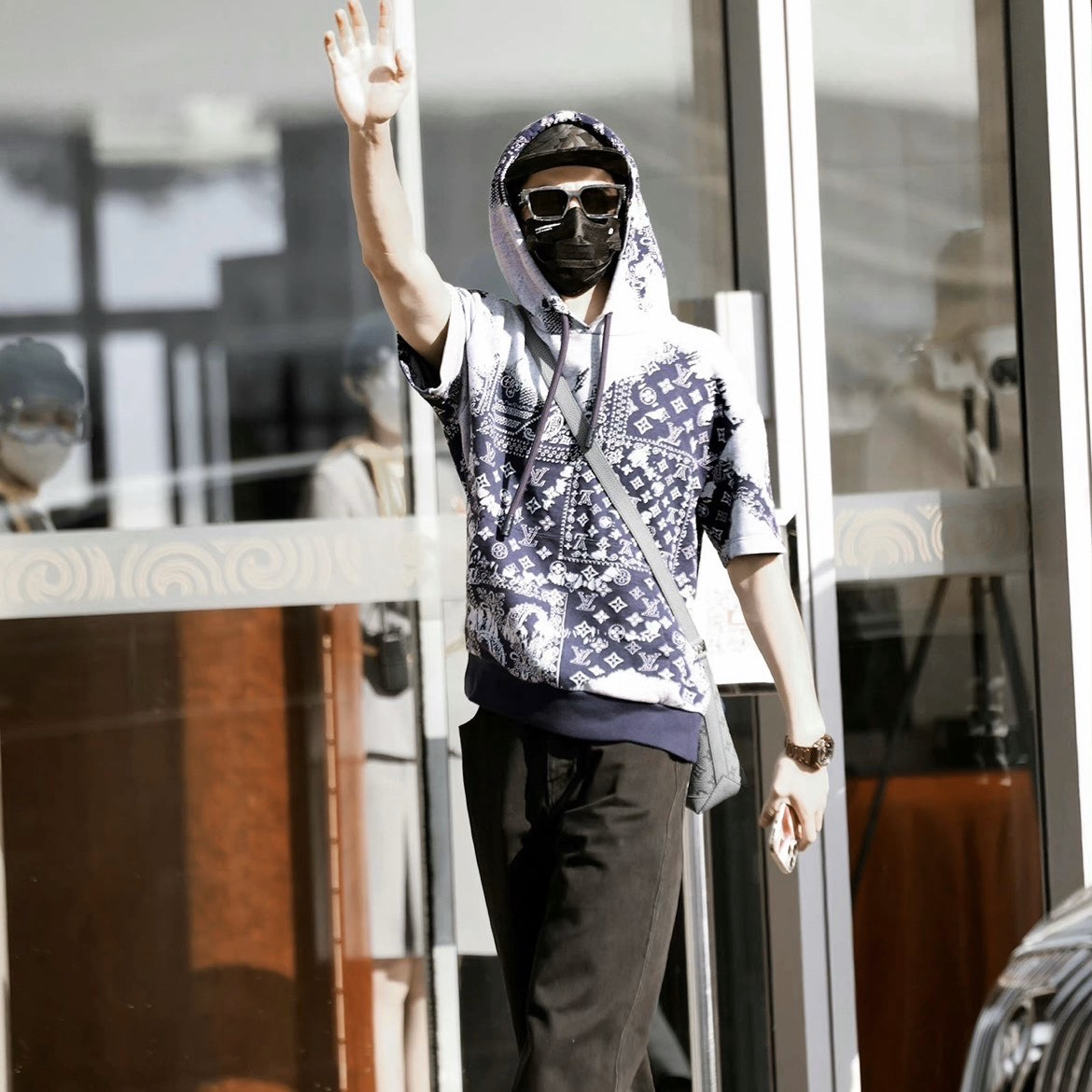 99新 LouisVuitton/路易威登 7195蓝色图宽松休闲短袖T恤/S码/全