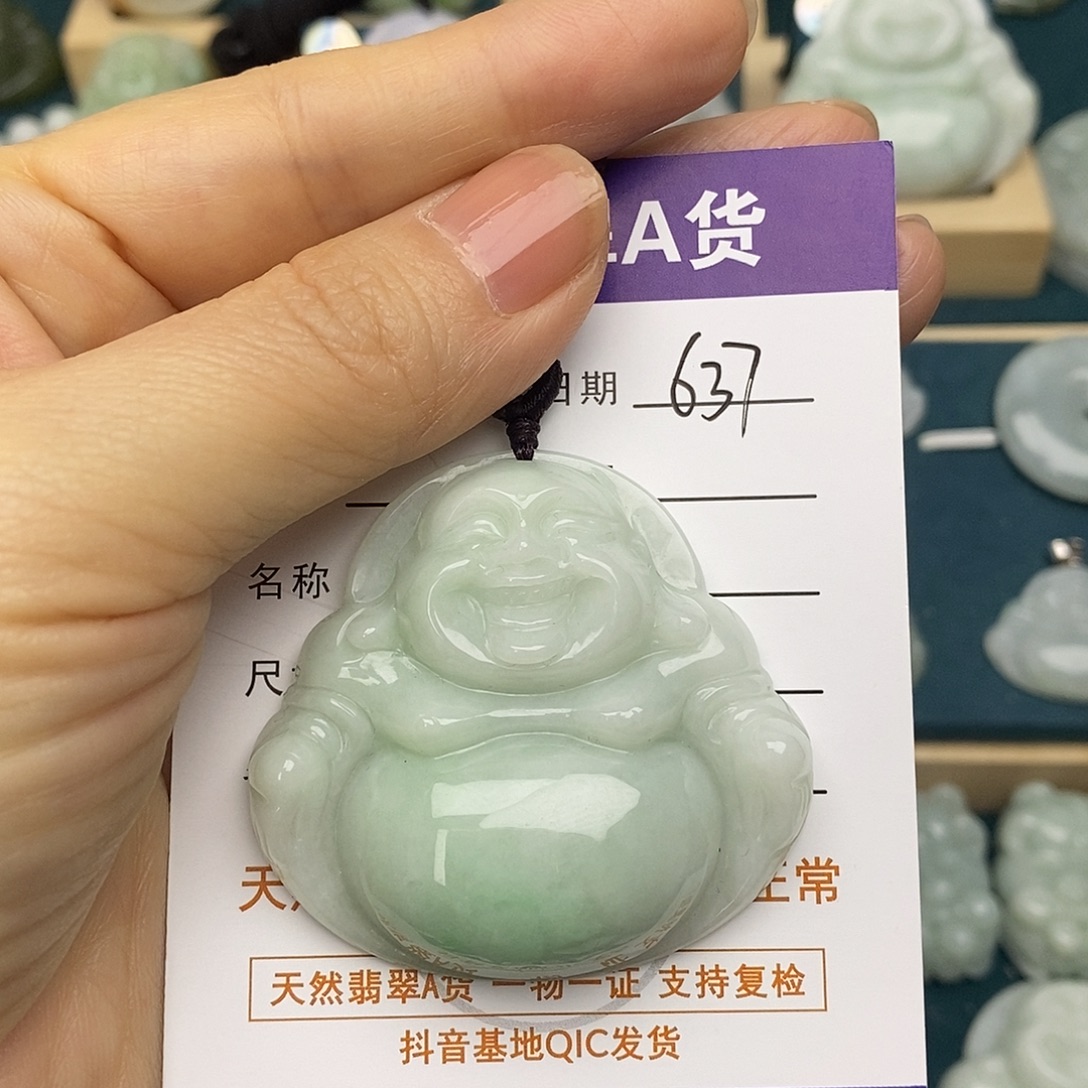 翡翠未镶嵌颈饰佛公