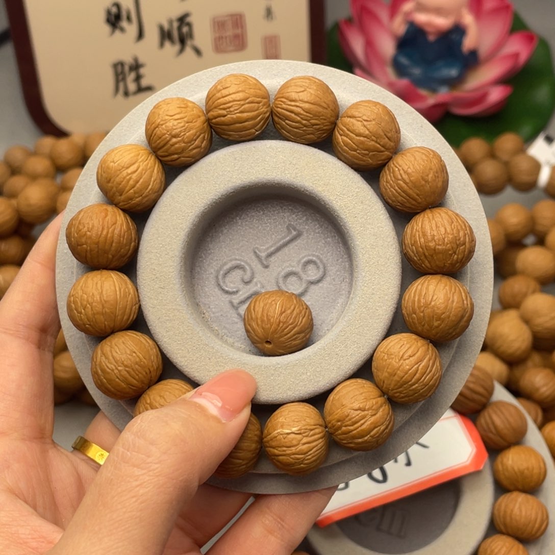 用***6猴头核桃手串凤羽15尺寸