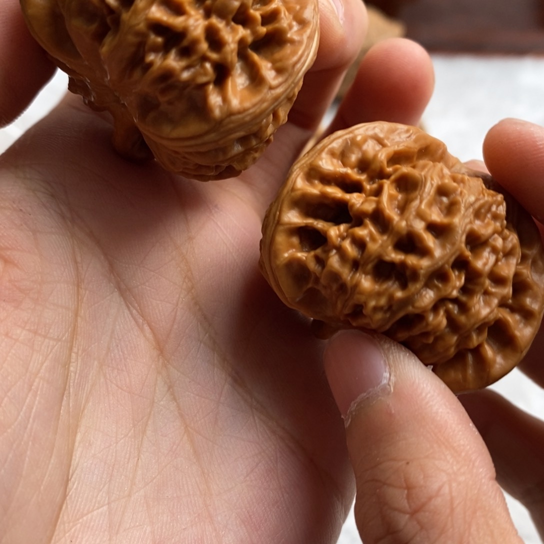 文玩核桃吊坠白****宝宫灯