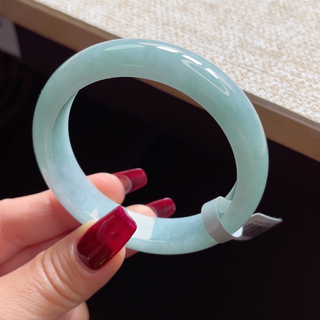 翡翠手镯未镶嵌手镯