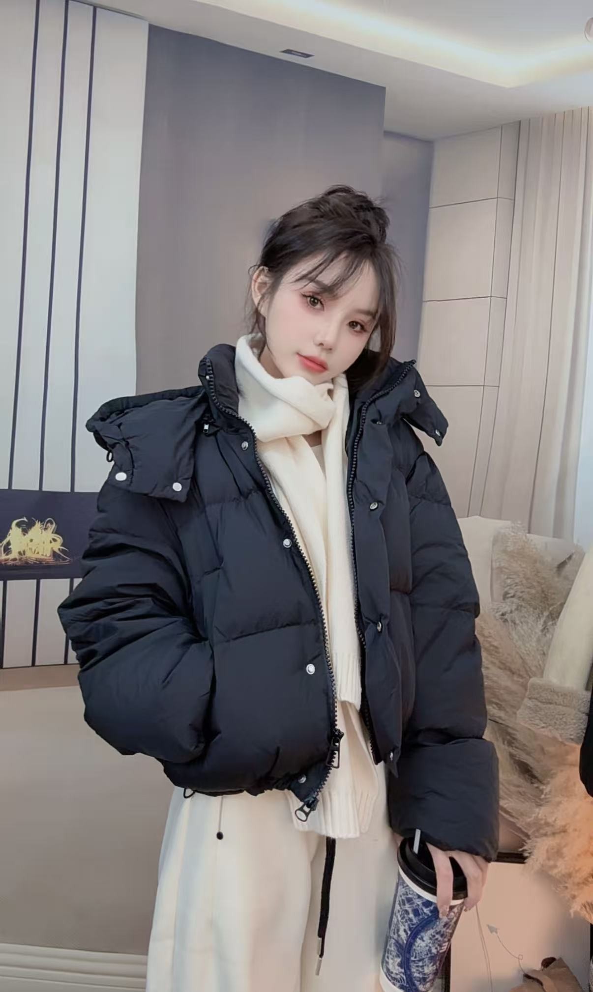 2025秋冬新款短款面包背带时尚加厚显瘦小个子休闲羽绒服2