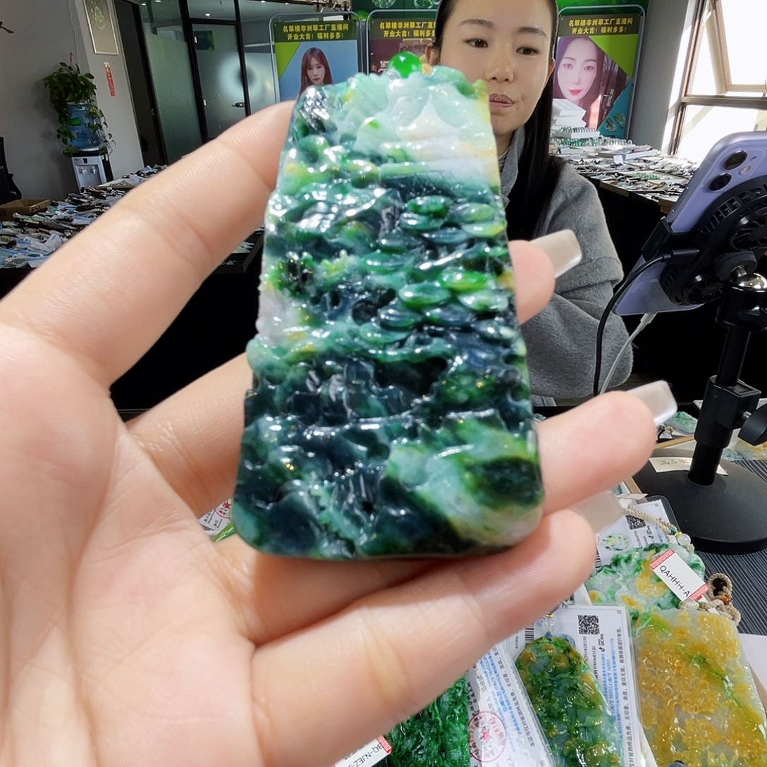 颈饰未镶嵌翡翠一