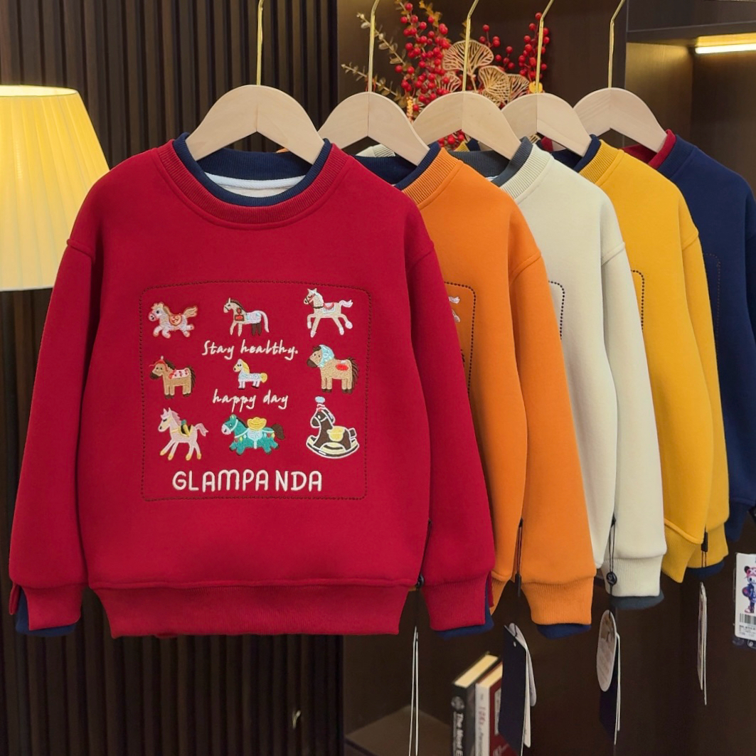 蚕丝羊毛拜年服冬季新款男童刺绣卡通卫衣中大童新年上衣潮酷3043