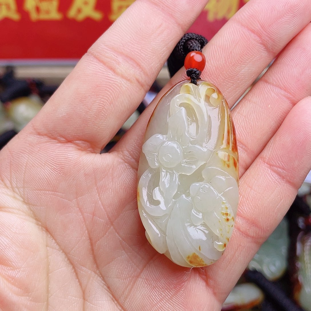和田玉颈饰未镶嵌