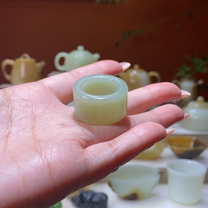 未镶嵌和田玉摆件木*且末满翠带糖扳指