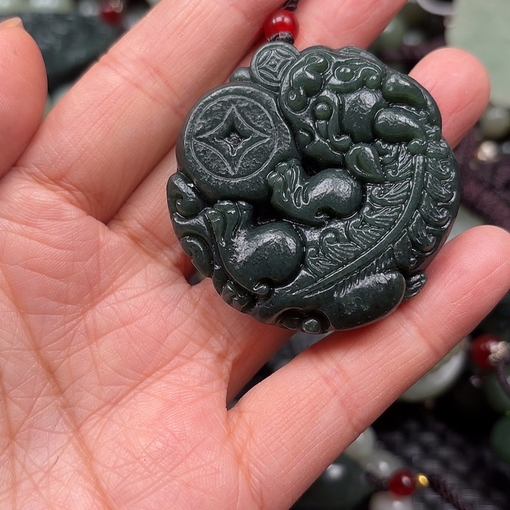 和田玉颈饰未镶嵌