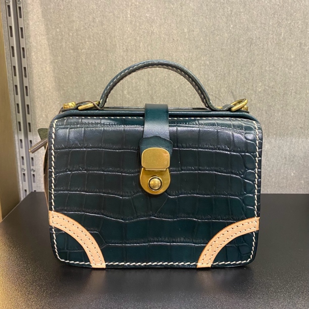 (湛蓝）包盖斜挎款扣式敞口刺绣单肩包经典肩包盒子包