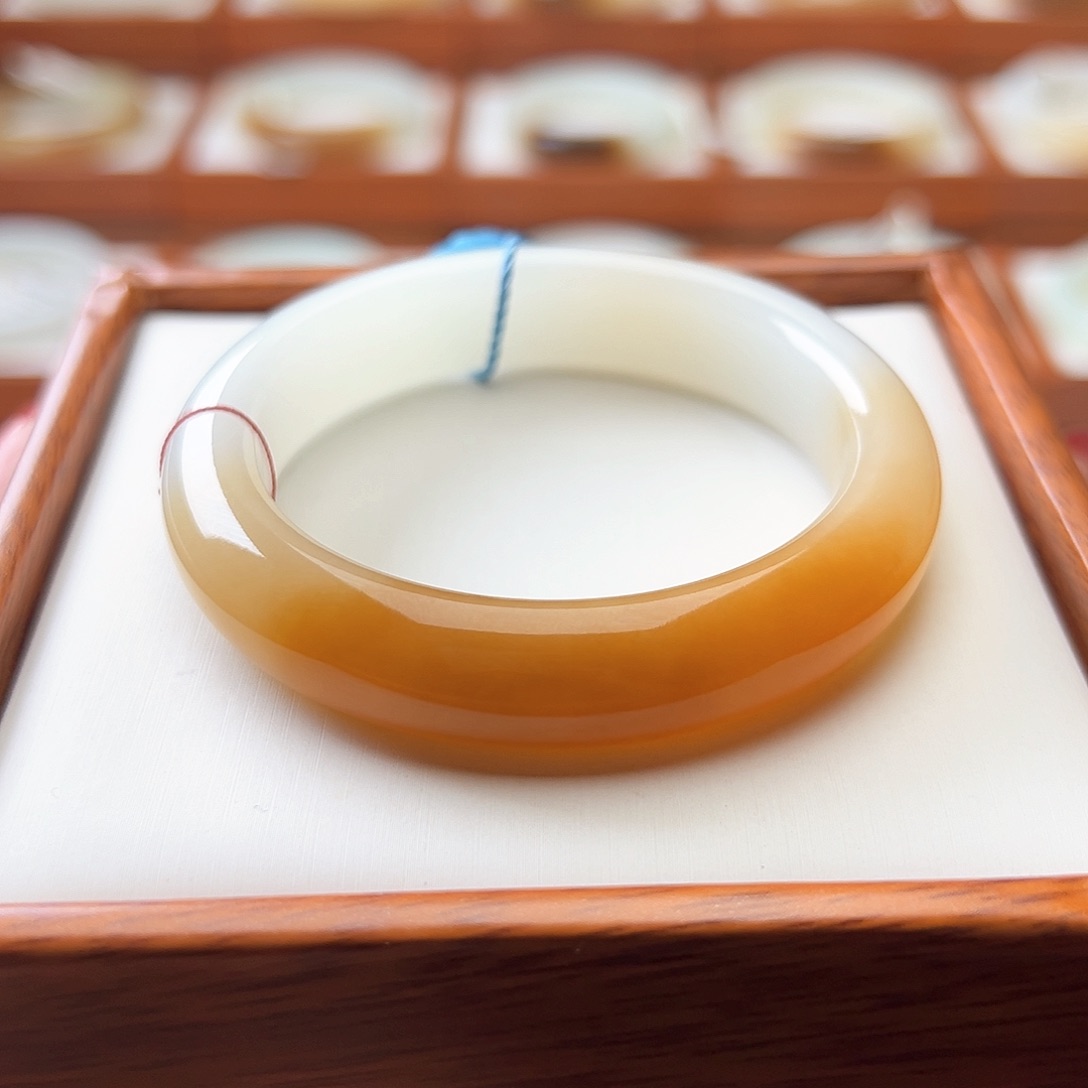 和田玉手镯未镶嵌52