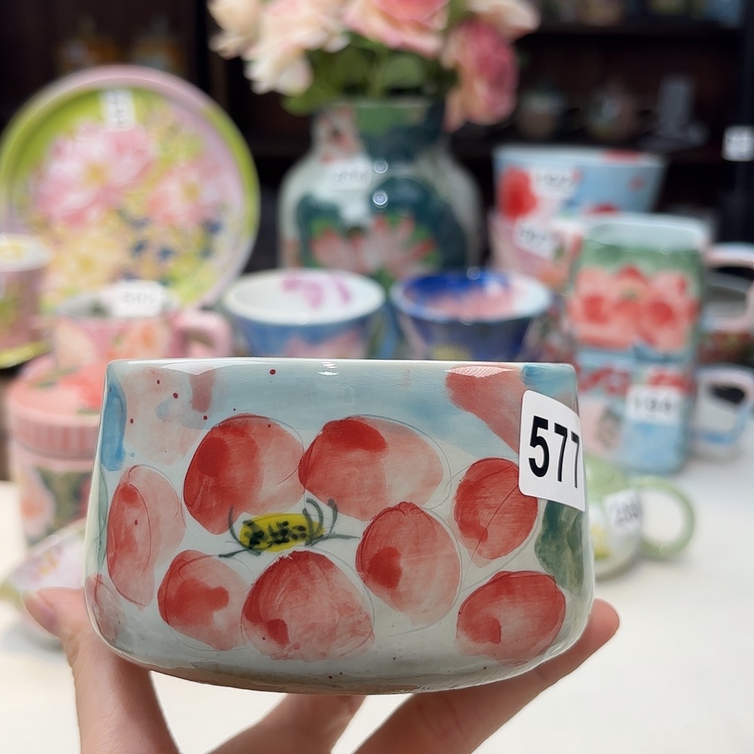 瓷片兔兔好可爱呀打个