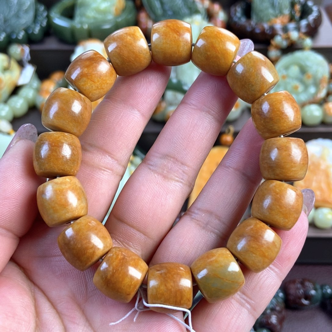 透闪石质玉未镶嵌手串