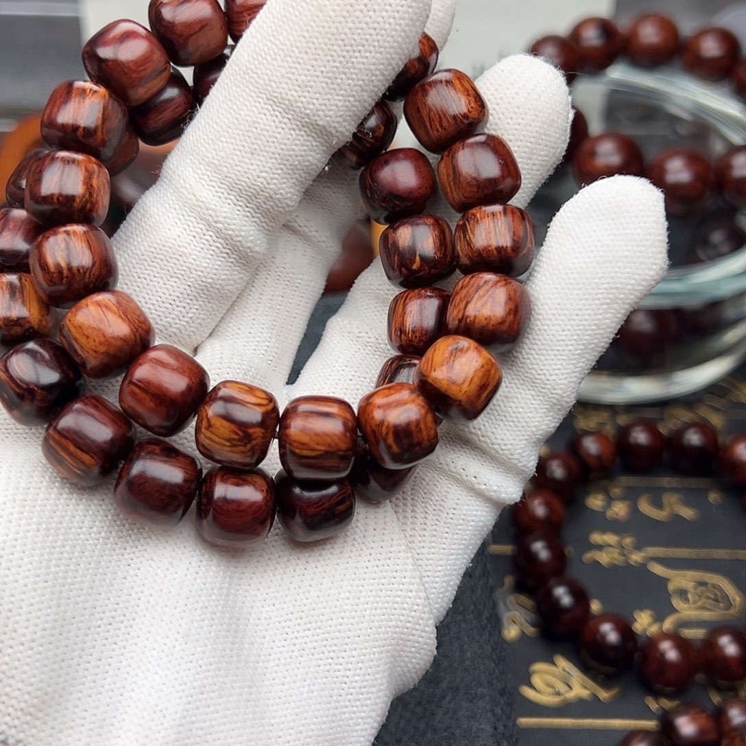 沐***晨木1.2老型海南红降黑金火焰纹精品