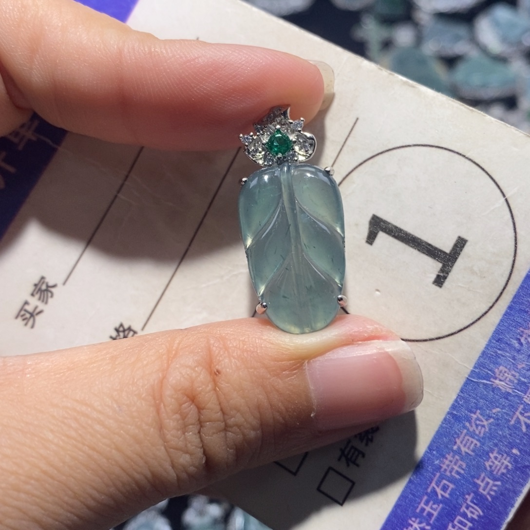 翡翠未镶嵌颈饰翡翠