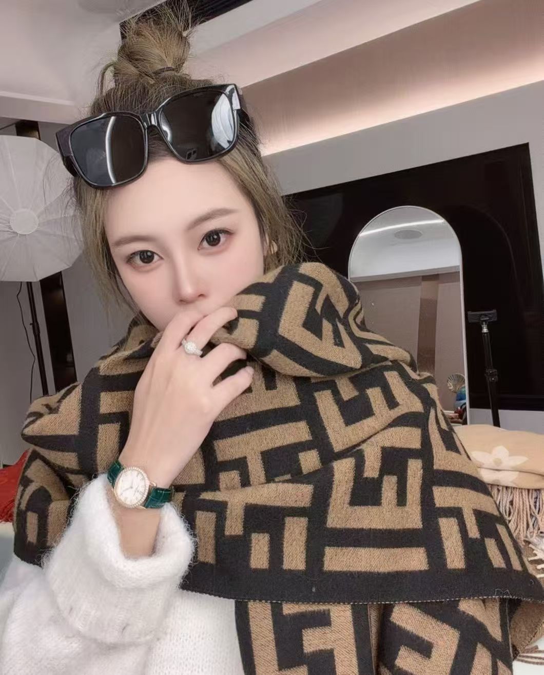 【100-200】礼盒包装2025新款双面羊毛围巾时尚百搭高品质加厚披肩