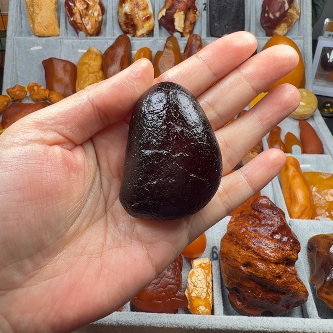 定制琥珀未镶嵌黑蛋海漂原石