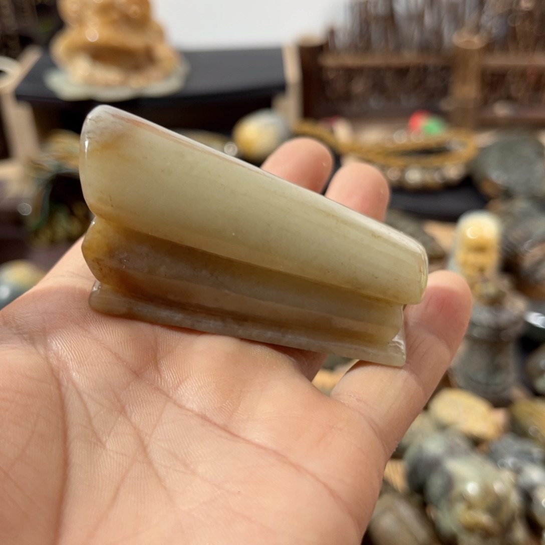 吉***宇岫岩老玉（透闪石质玉）未镶嵌把件