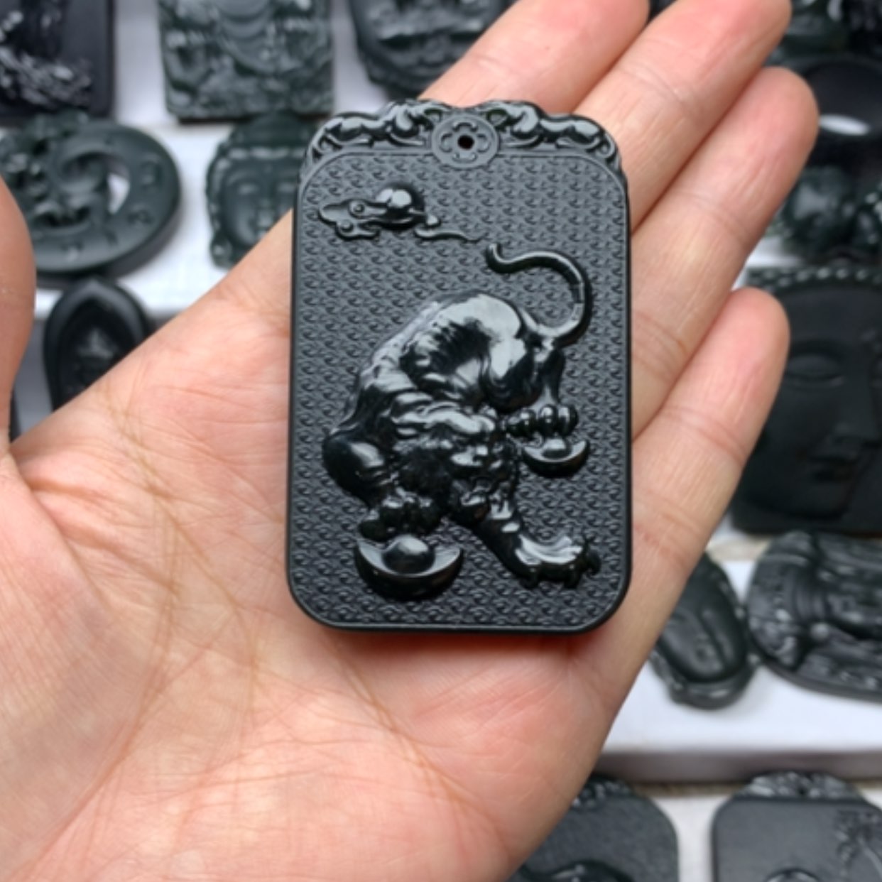 【闪购商品】和田玉颈饰未镶嵌双面雕刻