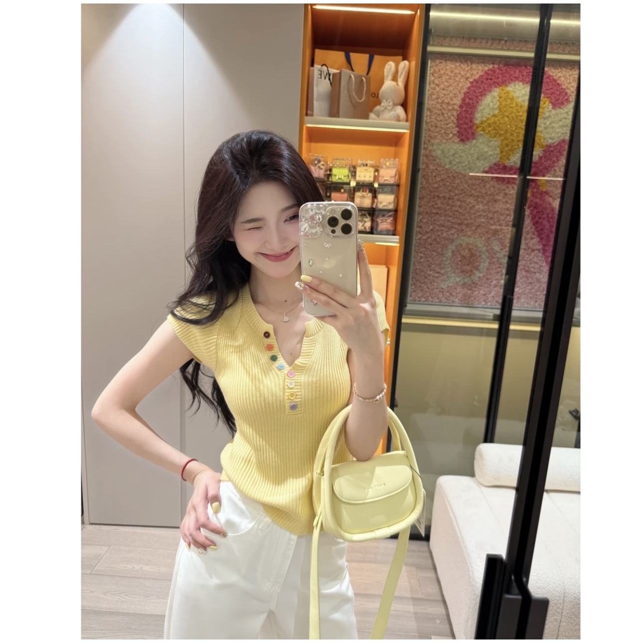 【现货】XQ2436夏季新款显瘦百搭彩扣V领针织上衣大码女装