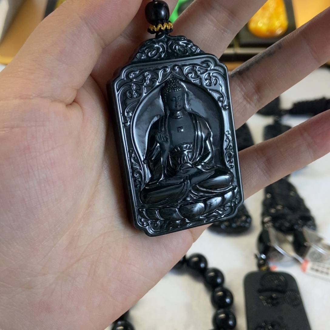 腾***翡翠未镶嵌颈饰翡翠