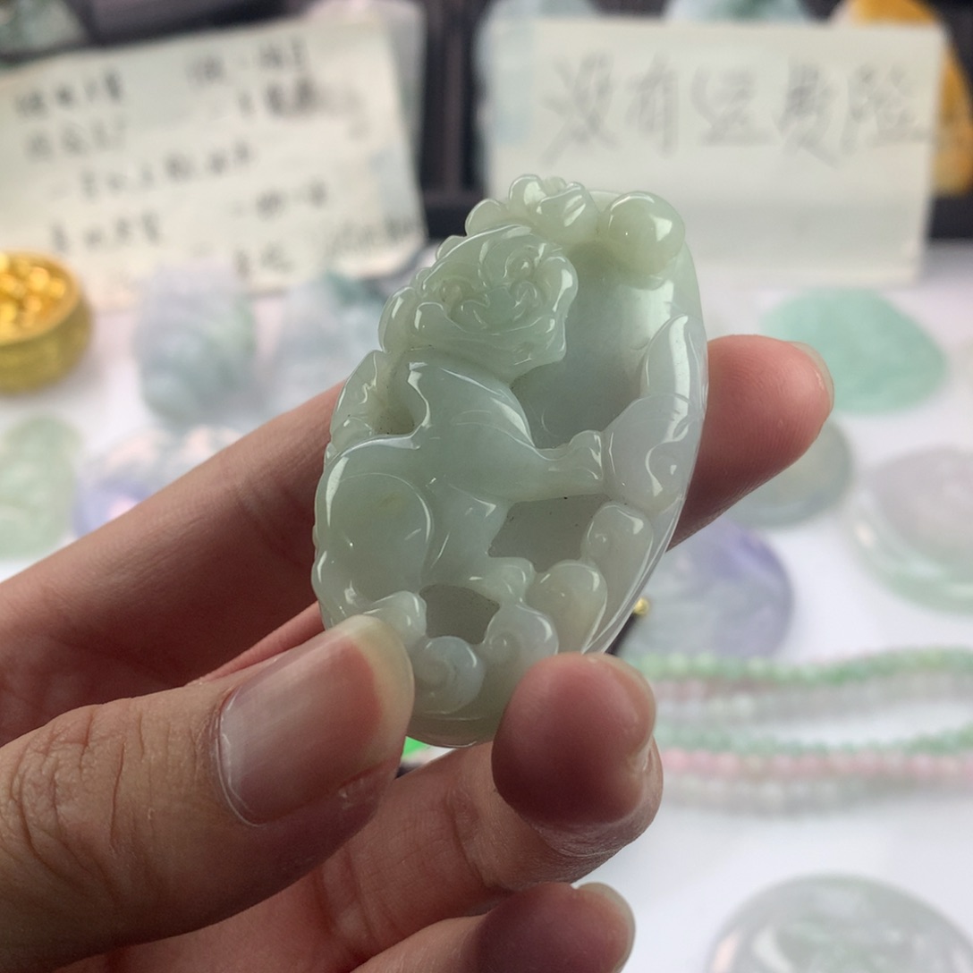 翡翠颈饰未镶嵌＿