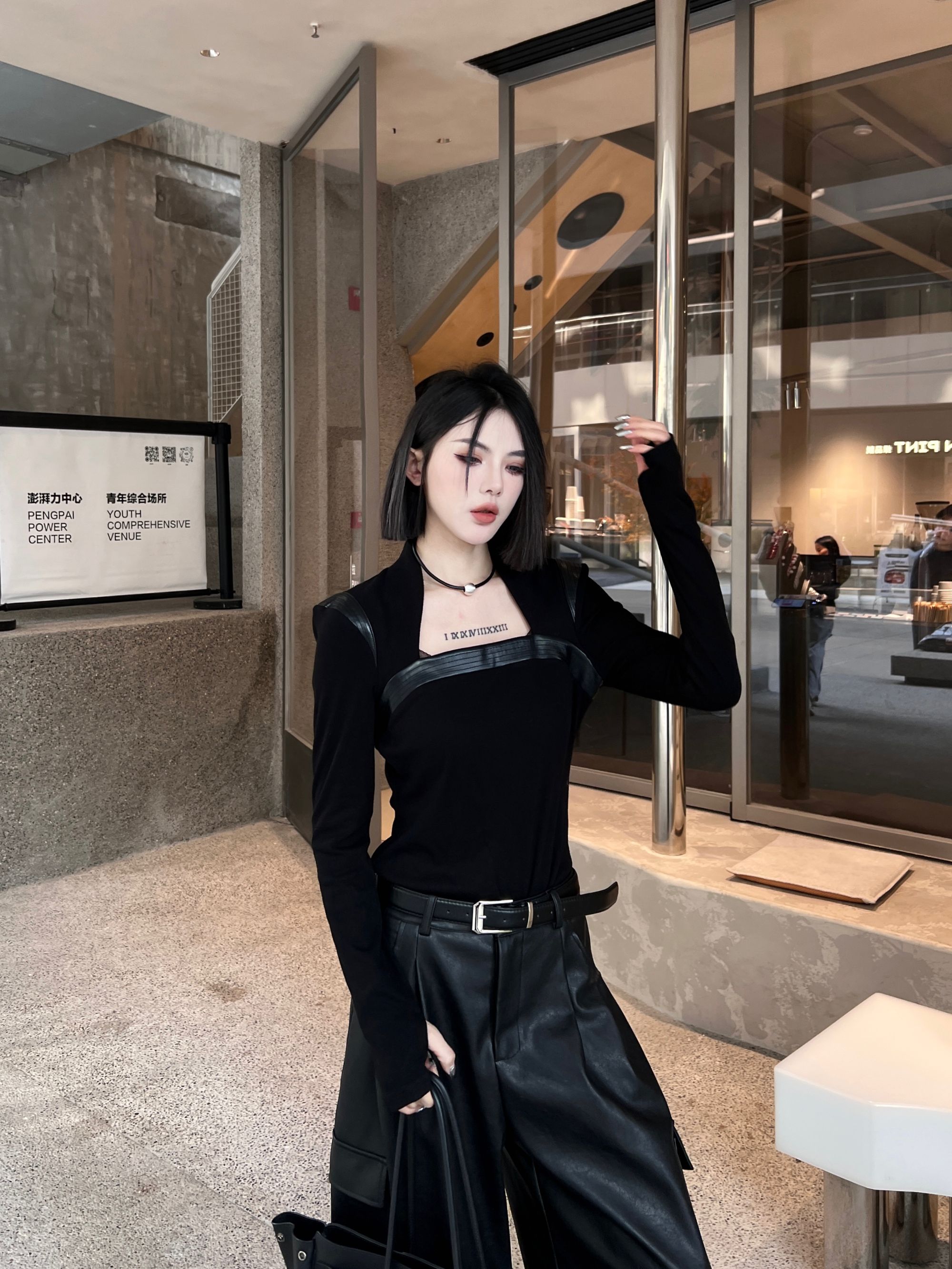 CZ【设计师】冬季新款小众拼接长袖显瘦设计感方领上衣女