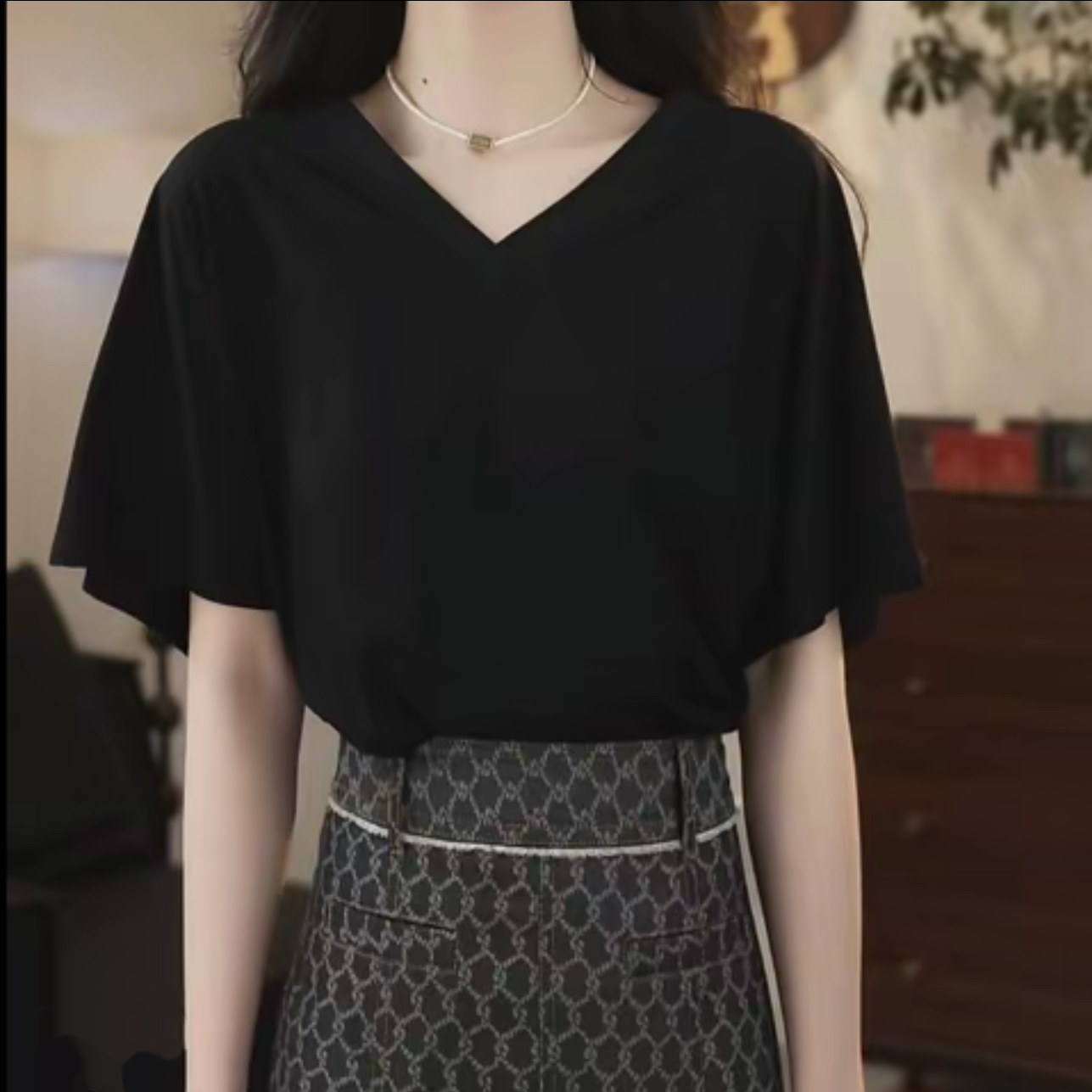 阿玛施【官方正品】经典百搭夏季女士新款V领显瘦简约T恤短袖530081