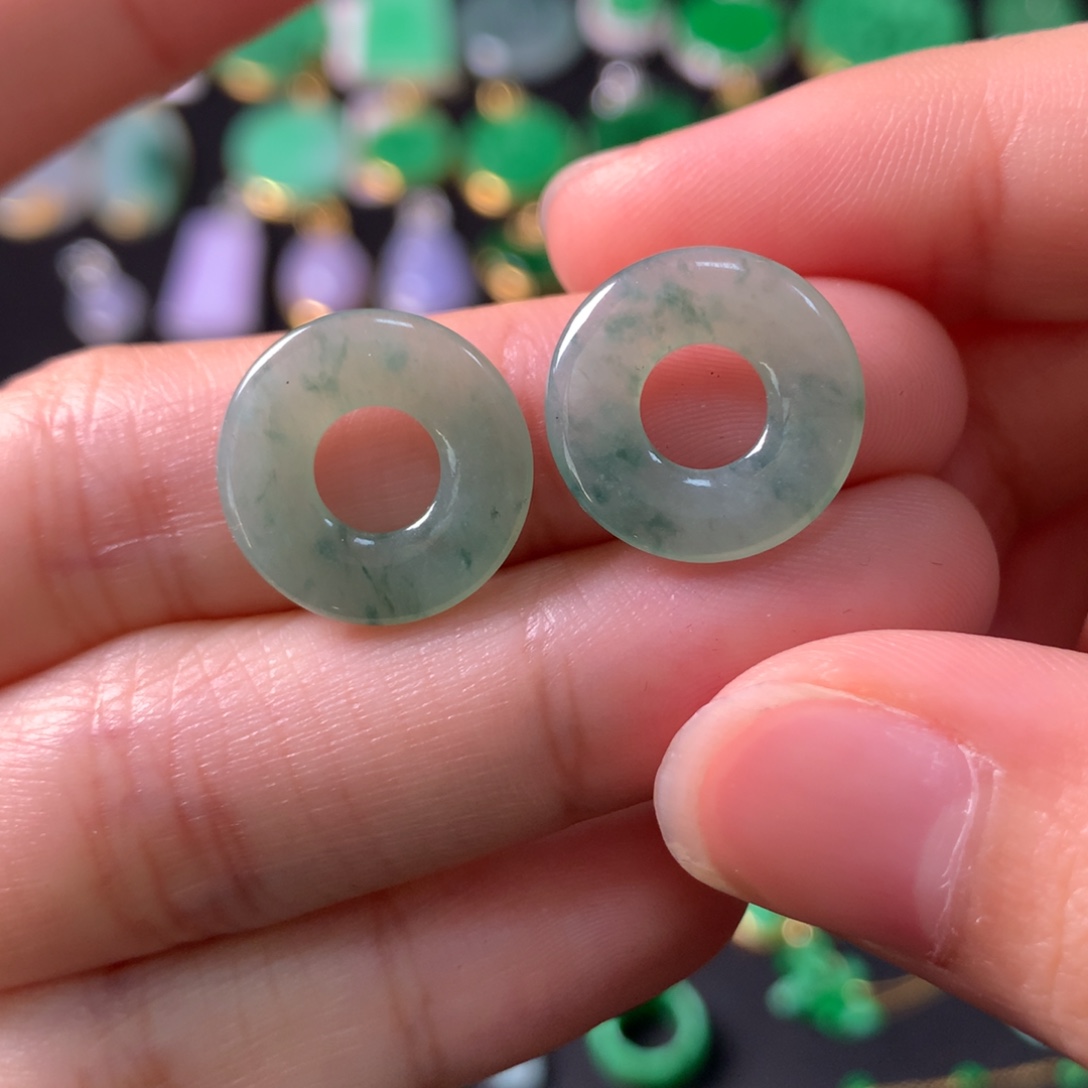 翡翠未镶嵌颈饰甜甜圈