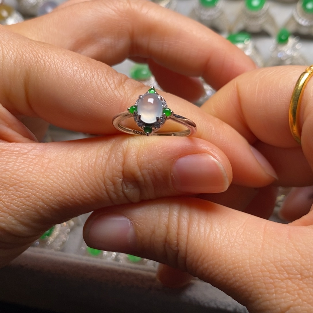 翡翠戒指未镶嵌戒指