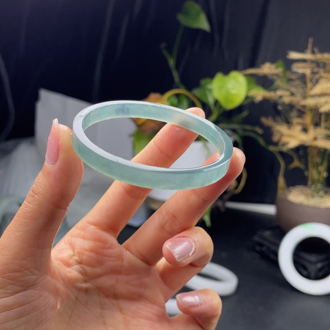 定制翡翠53方镯未镶嵌