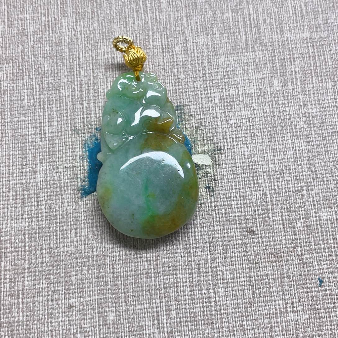 翡翠未镶嵌颈饰黄加绿吊坠