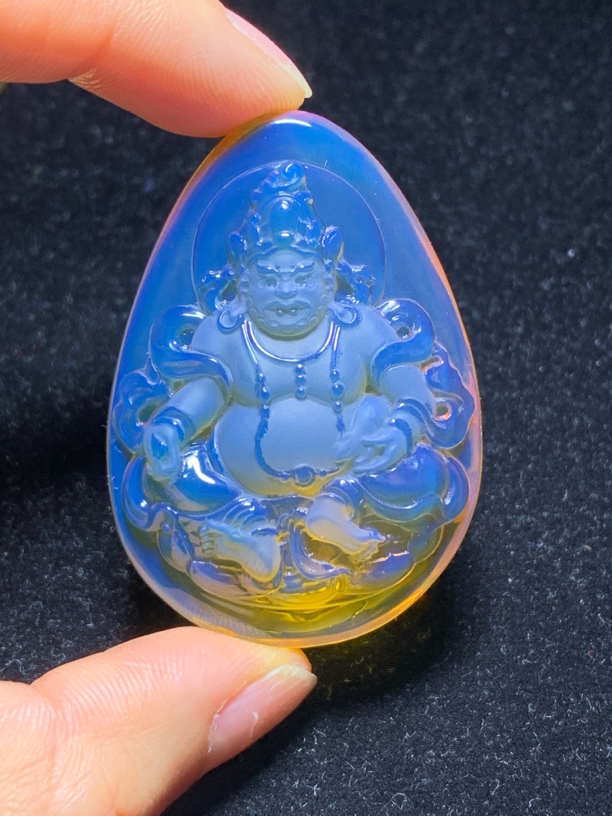 天然缅甸琥珀“黄财神”，重14.8克