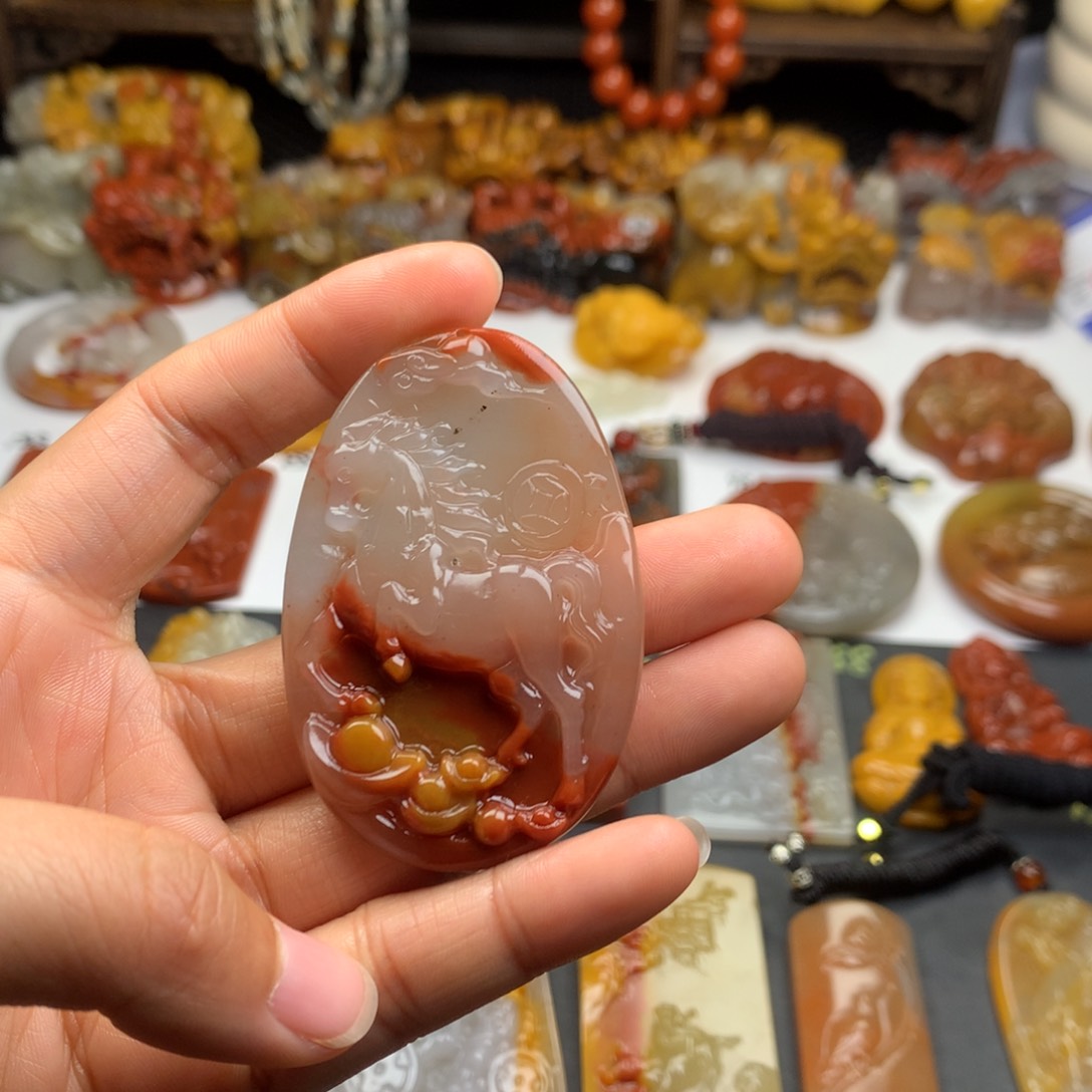 石英质玉（黄龙玉）挂件未镶嵌