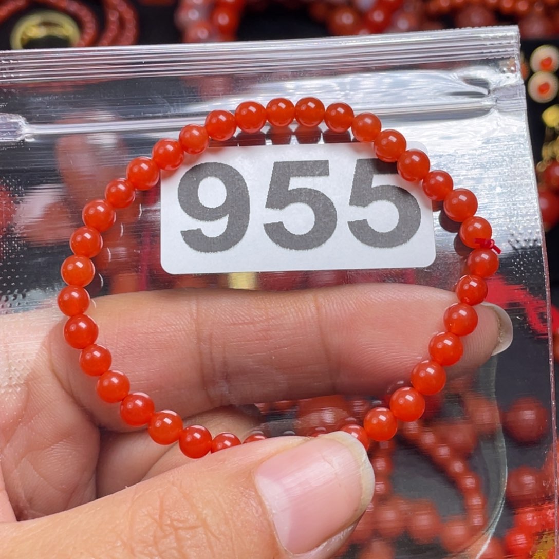 南红玛瑙手串未镶嵌我****?