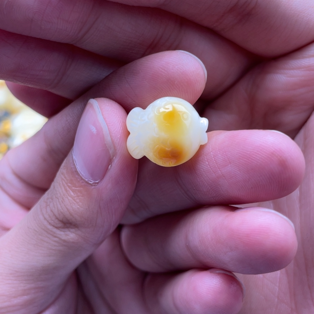 琥珀未镶嵌裸石蜜蜡