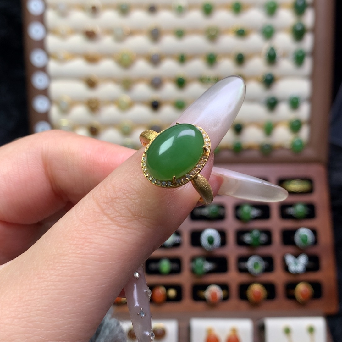 在***？和田玉银S925镶嵌戒指