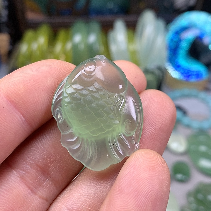 蛇纹石玉挂坠未镶嵌