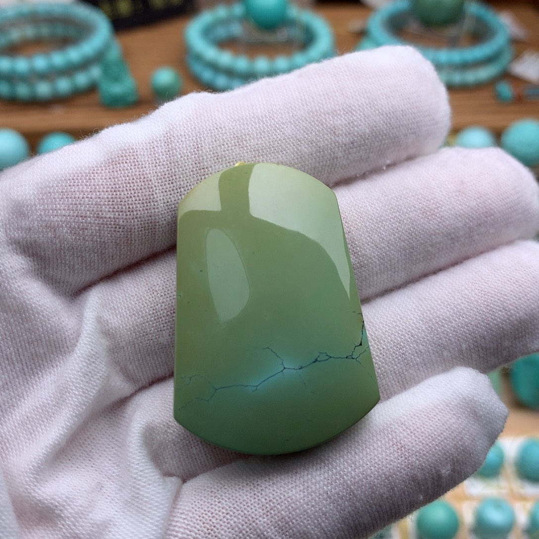 绿松石未镶嵌珠宝奇石