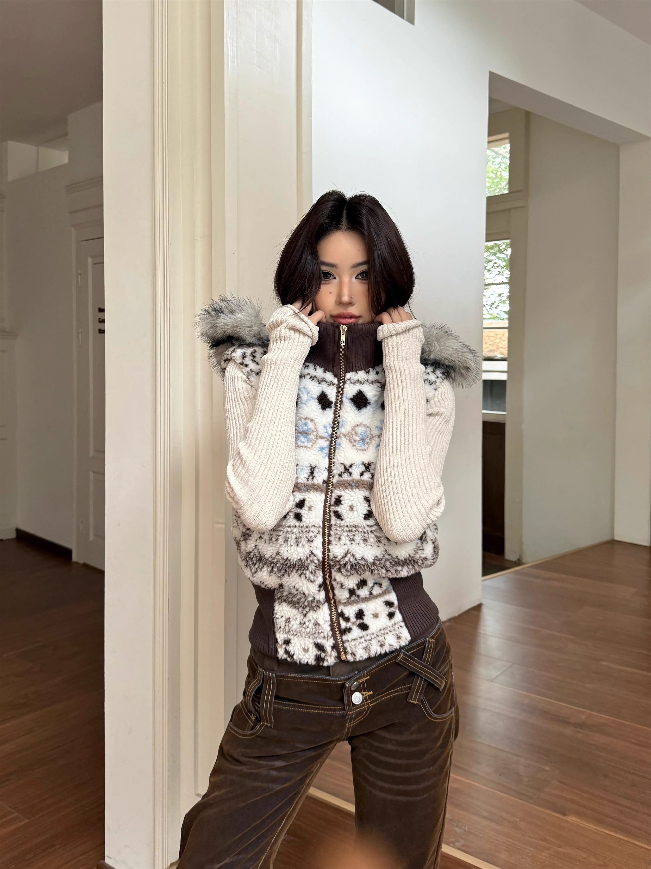 BINXLAN美式复古羊羔毛大毛领费尔岛冬季新款马甲女叠穿无袖外套