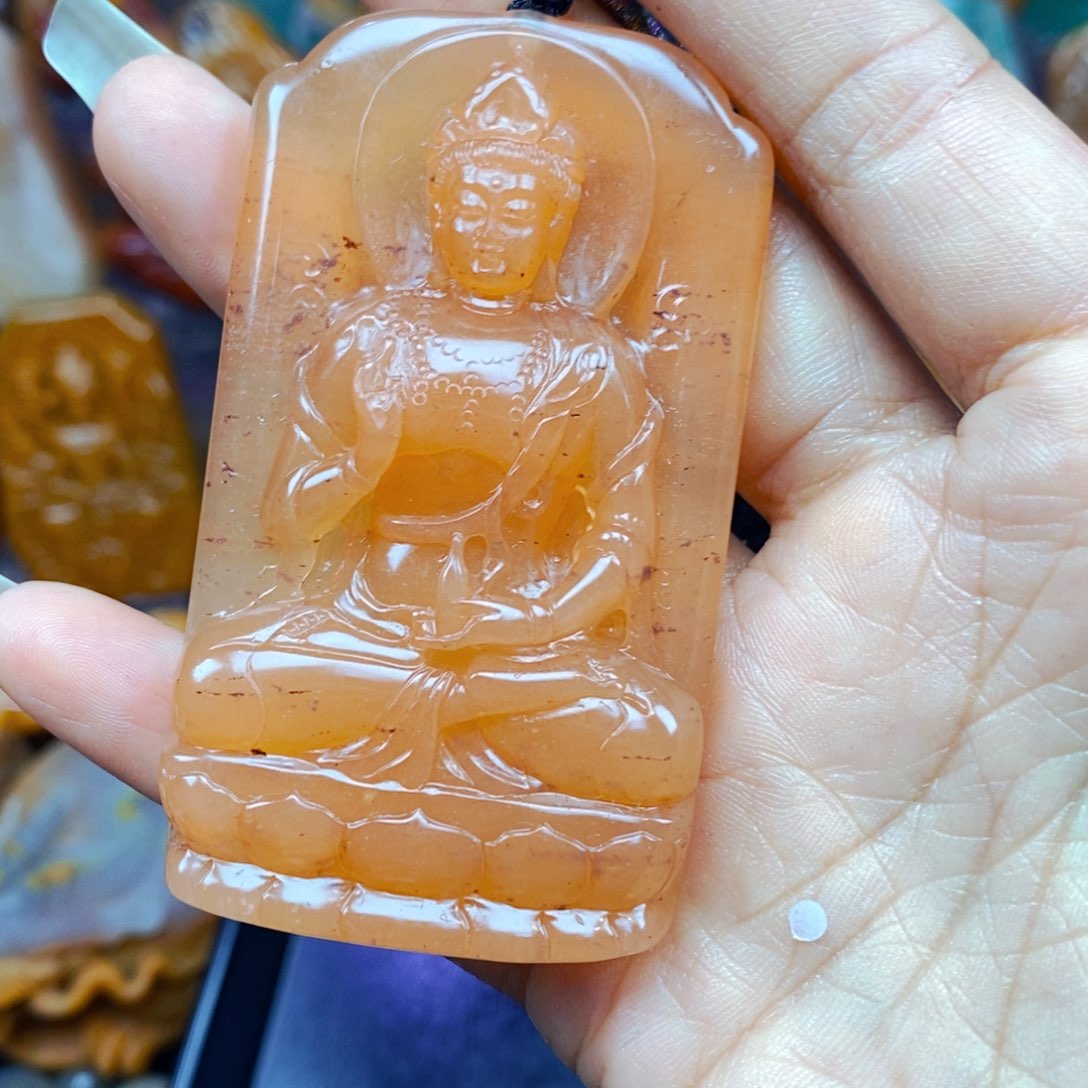 石英质玉（黄龙玉）未镶嵌颈饰